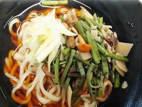 冷やし山菜うどん